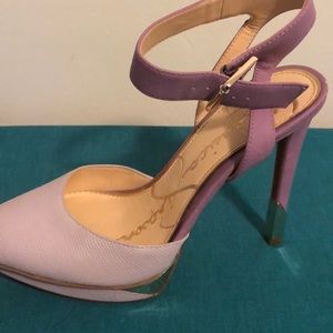 Jessica Simpson lavender and gold accent heels